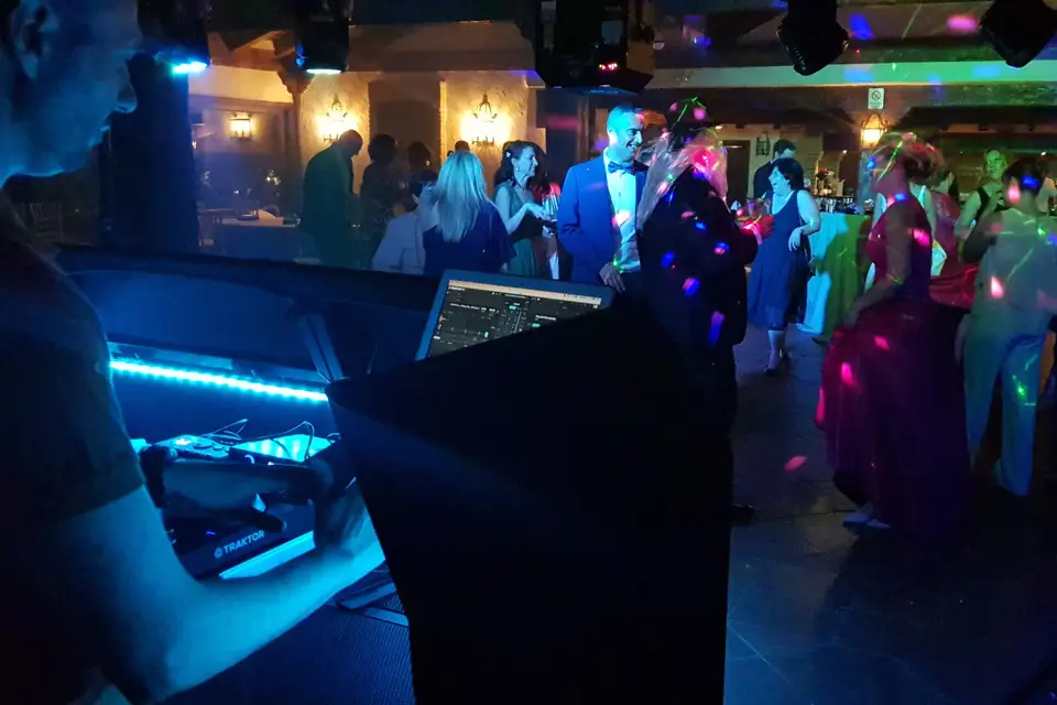 diversion-baile-boda_1_136115-1569463968